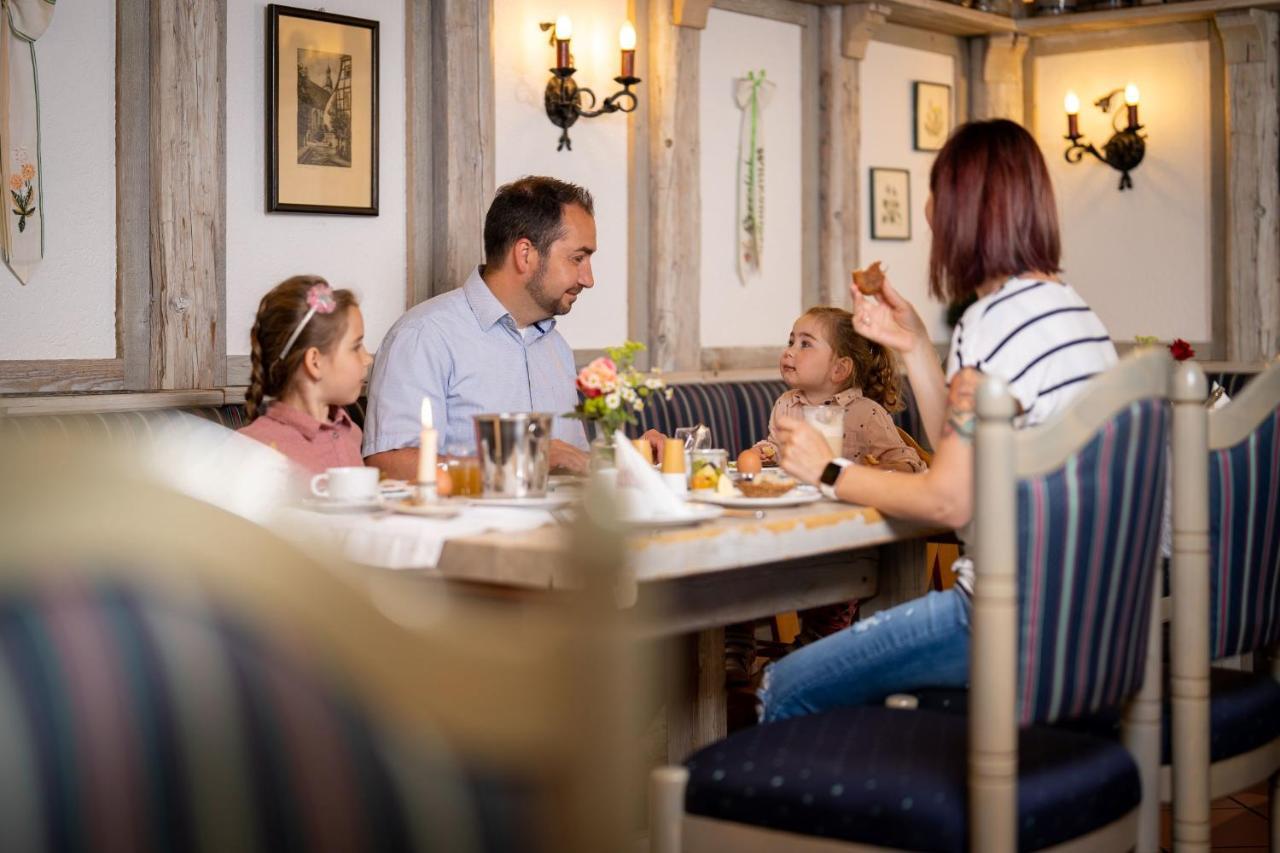 Hotel Reussischer Hof Schmolln  Экстерьер фото