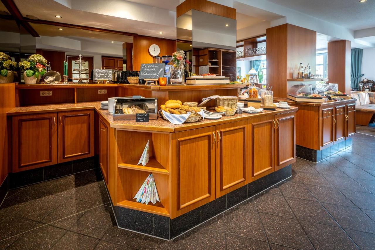 Hotel Reussischer Hof Schmolln  Экстерьер фото