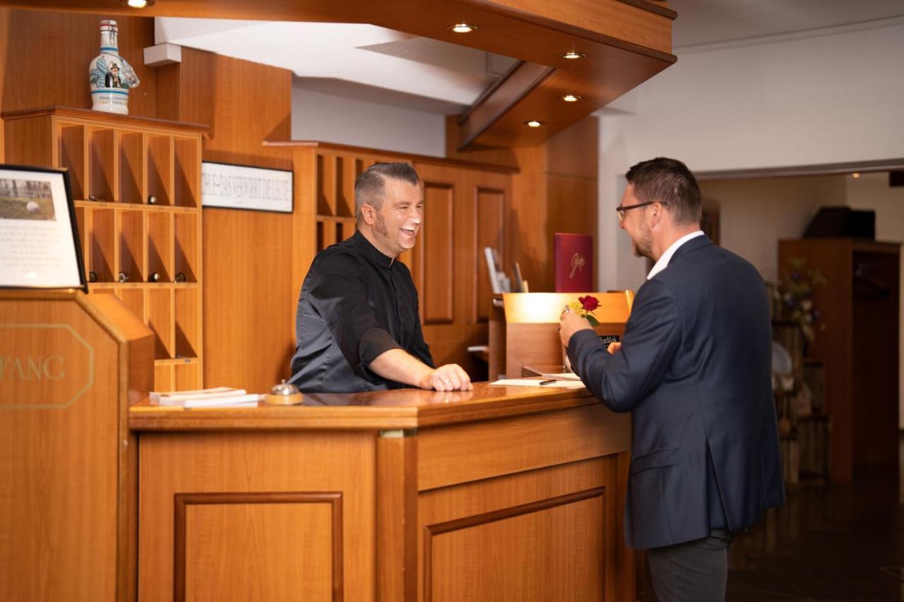 Hotel Reussischer Hof Schmolln  Экстерьер фото