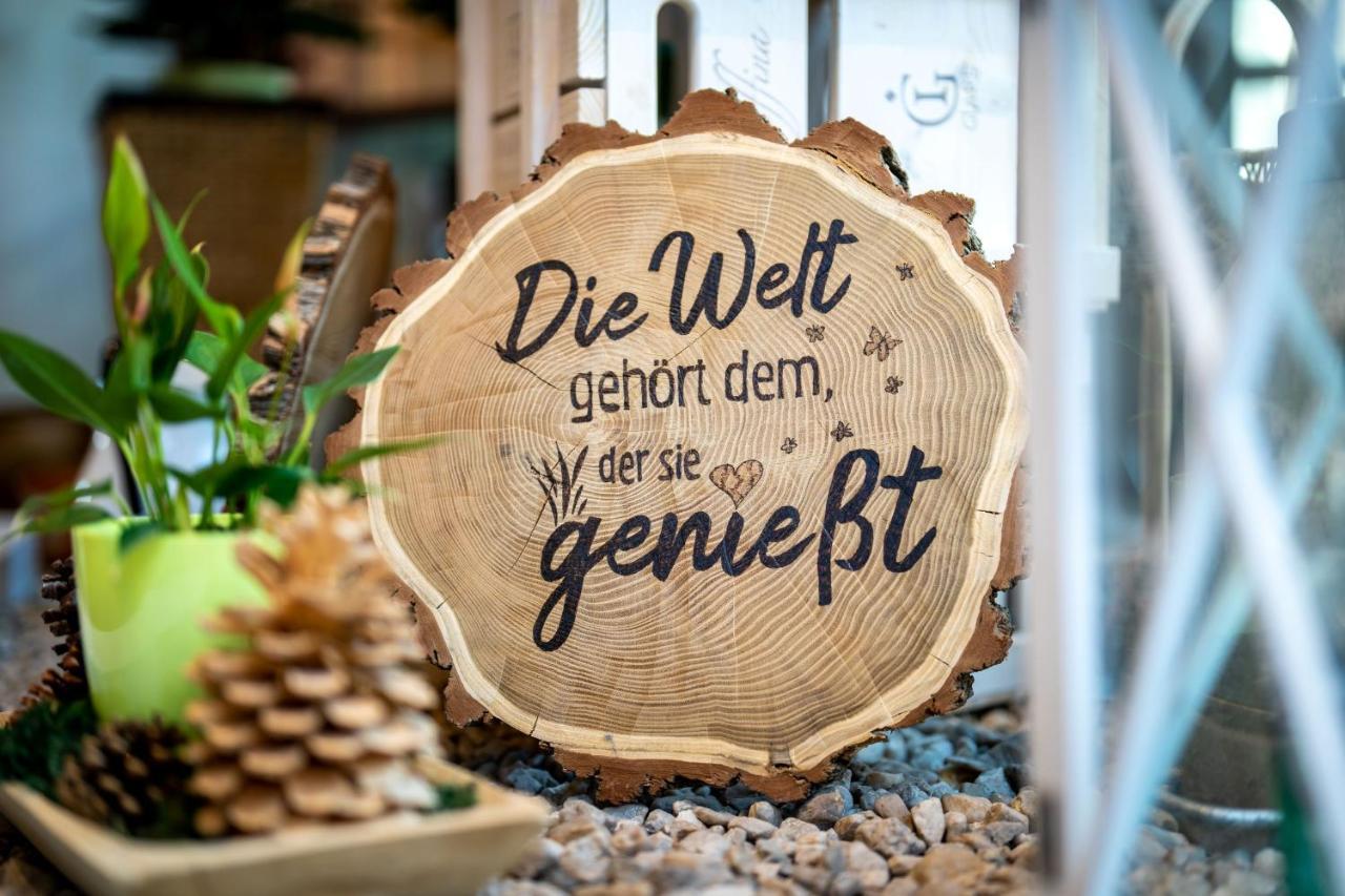 Hotel Reussischer Hof Schmolln  Экстерьер фото