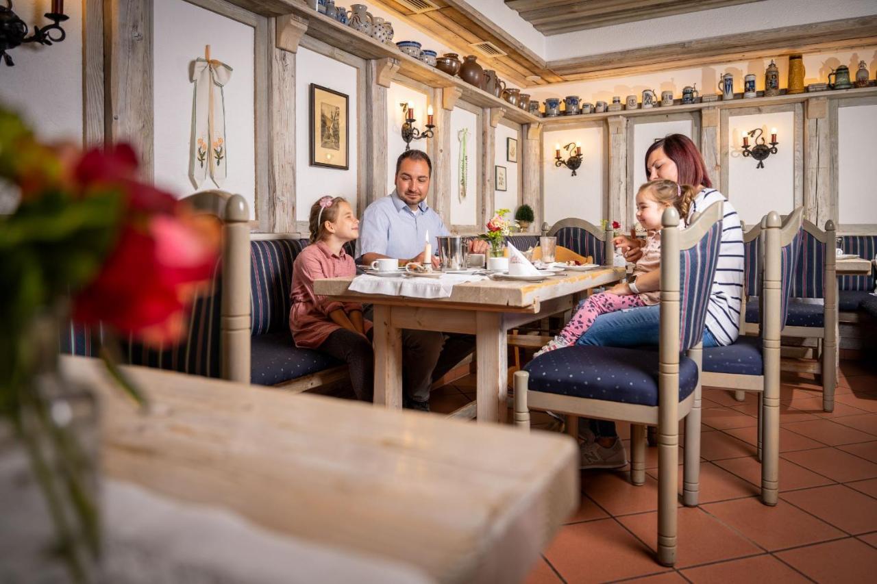 Hotel Reussischer Hof Schmolln  Экстерьер фото