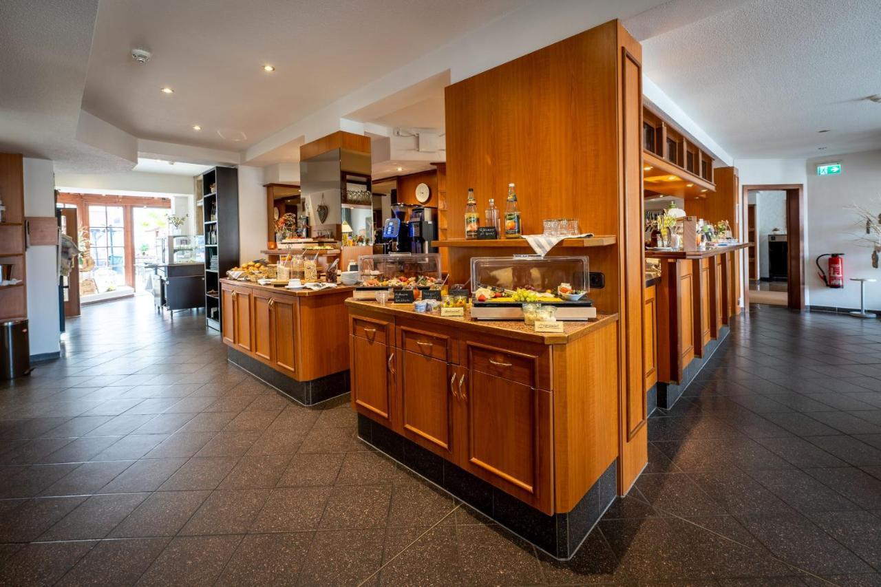Hotel Reussischer Hof Schmolln  Экстерьер фото