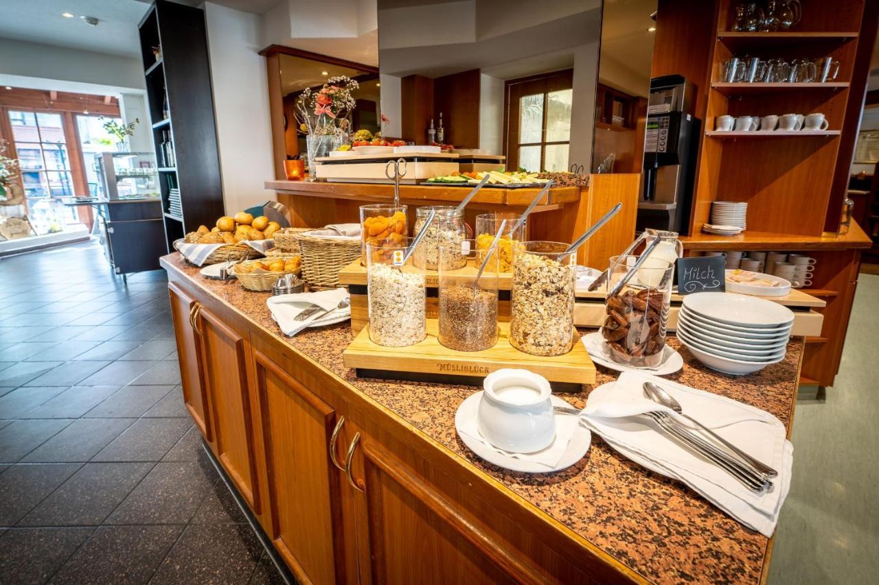 Hotel Reussischer Hof Schmolln  Экстерьер фото