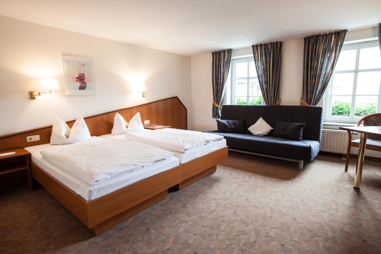Hotel Reussischer Hof Schmolln  Экстерьер фото