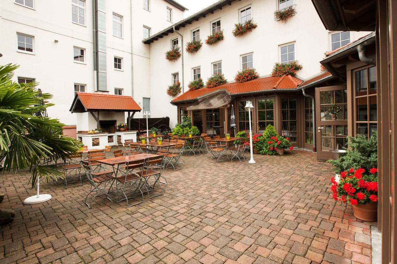 Hotel Reussischer Hof Schmolln  Экстерьер фото